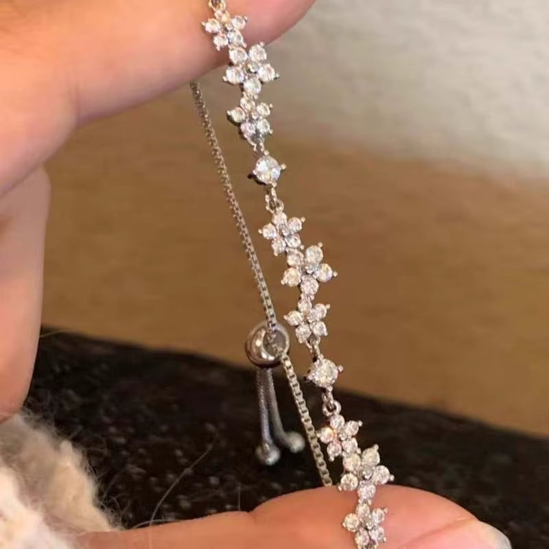 Elegant Shiny Zircon Flower Bracelet - Adjustable Fashion Jewelry for Every Occasion